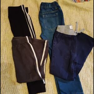 Bundle of boys pants sz 4T